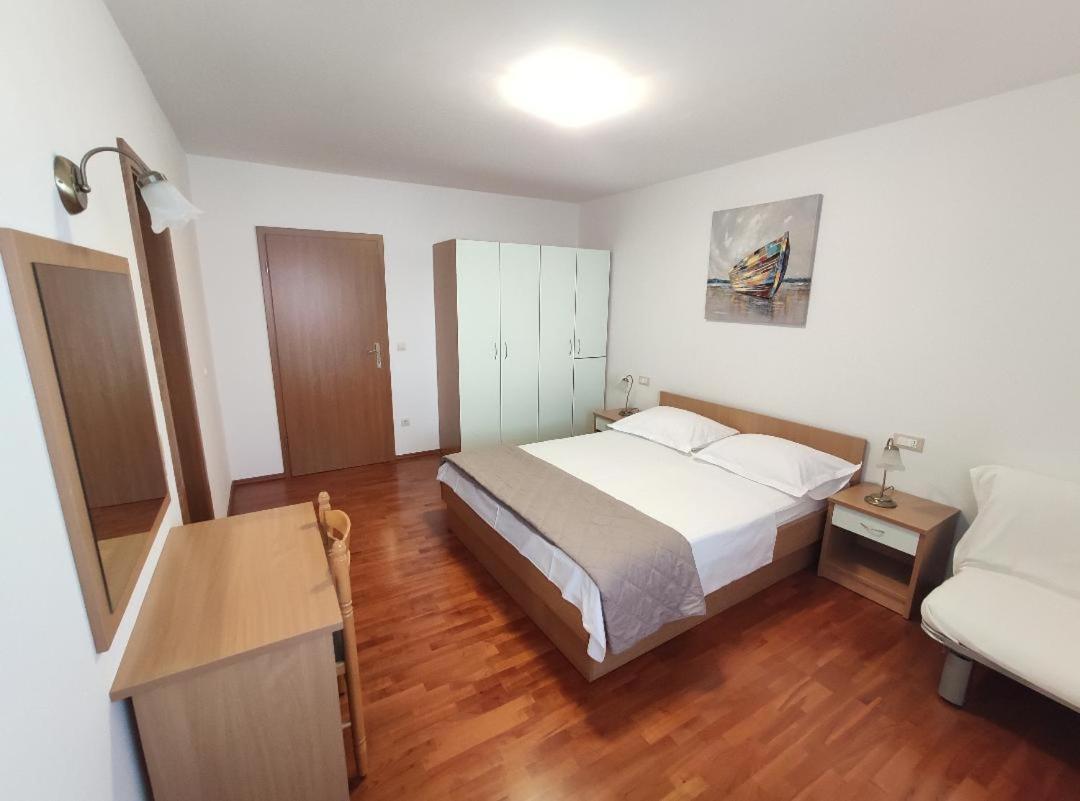 Apartment Tino Brela Buitenkant foto