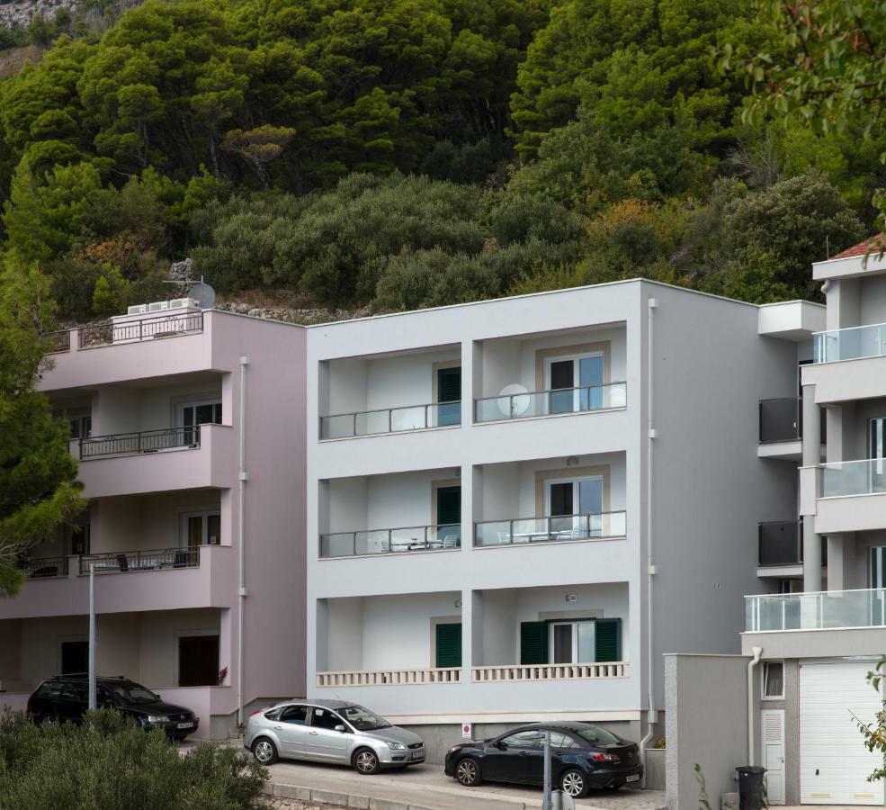 Apartment Tino Brela Buitenkant foto