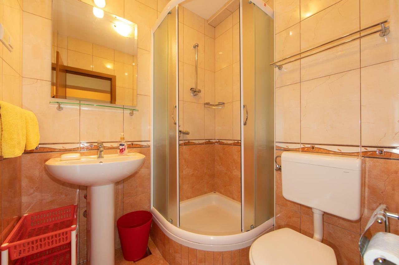 Apartment Tino Brela Buitenkant foto